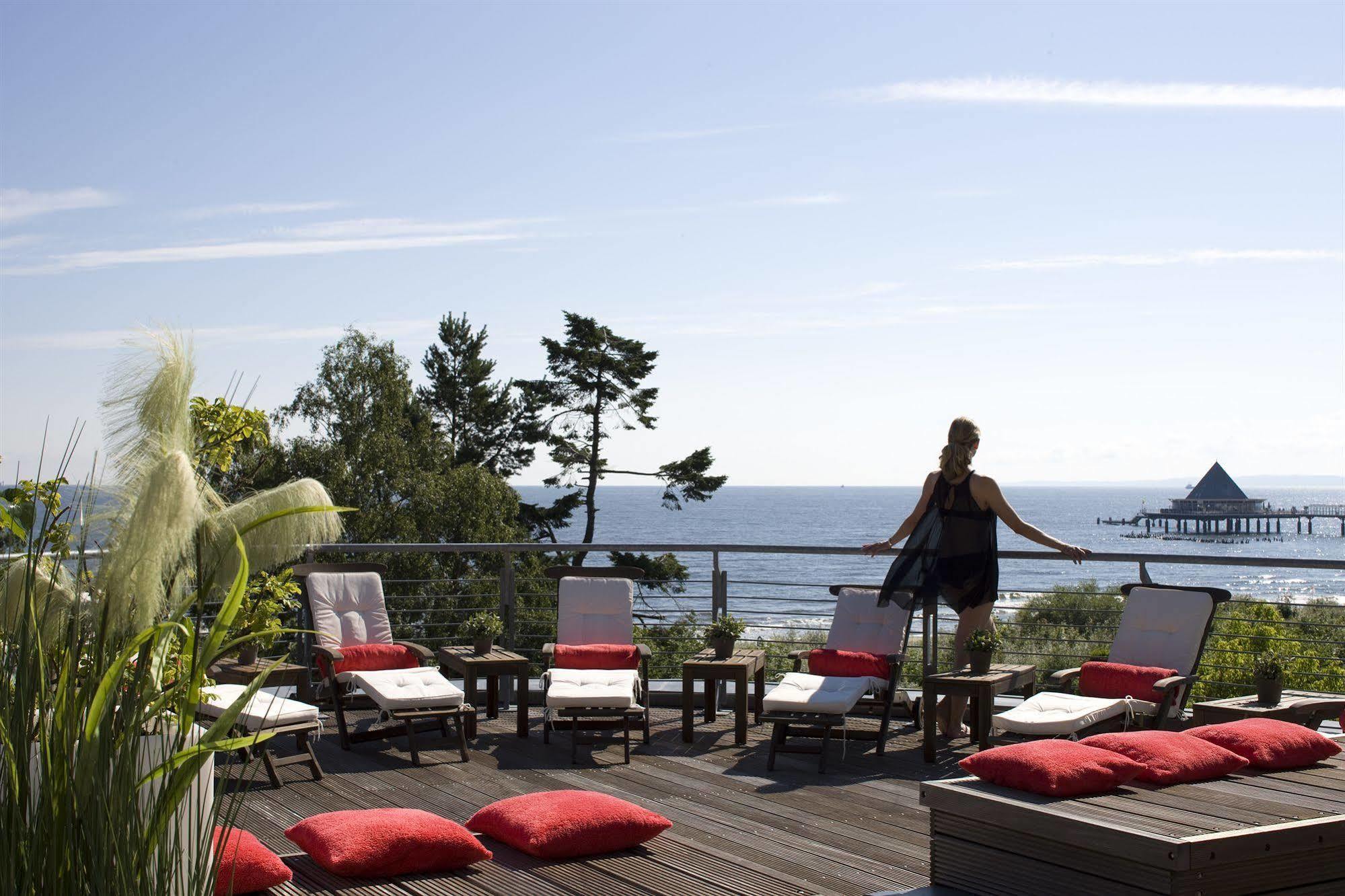 Strandhotel Ostseeblick Heringsdorf  Buitenkant foto